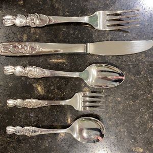 Vintage Oneida Peter rabbit bunny child / baby set